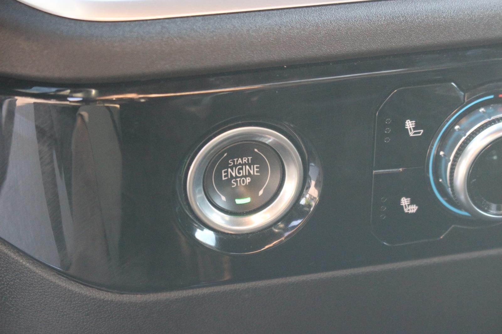 Used 2022 Dynamic Blue Metallic GMC Elevation image 29
