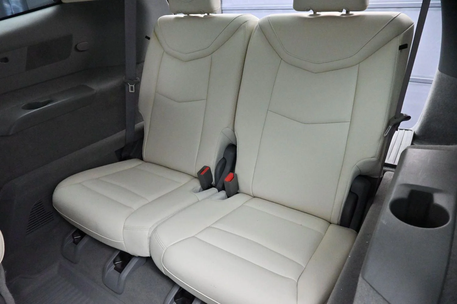 Used 2020 Radiant Silver Metallic Cadillac AWD Premium Luxury image 33