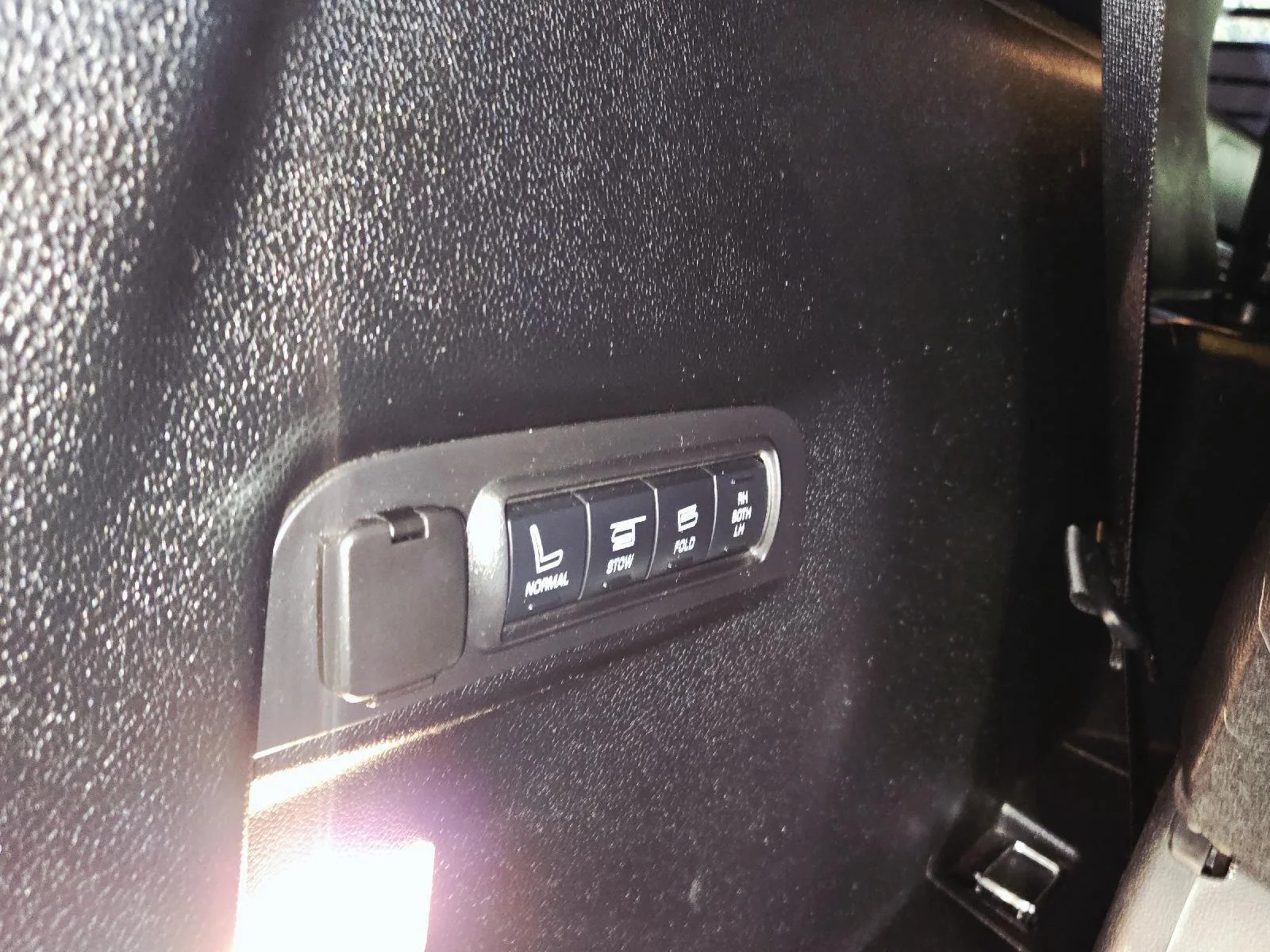 Used 2018 Blue Ford Sport image 55