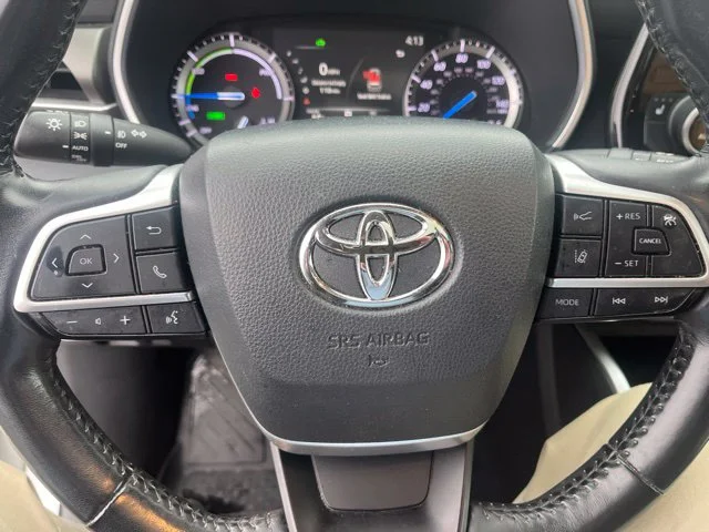 Used 2022 Beige Toyota Bronze Edition image 16