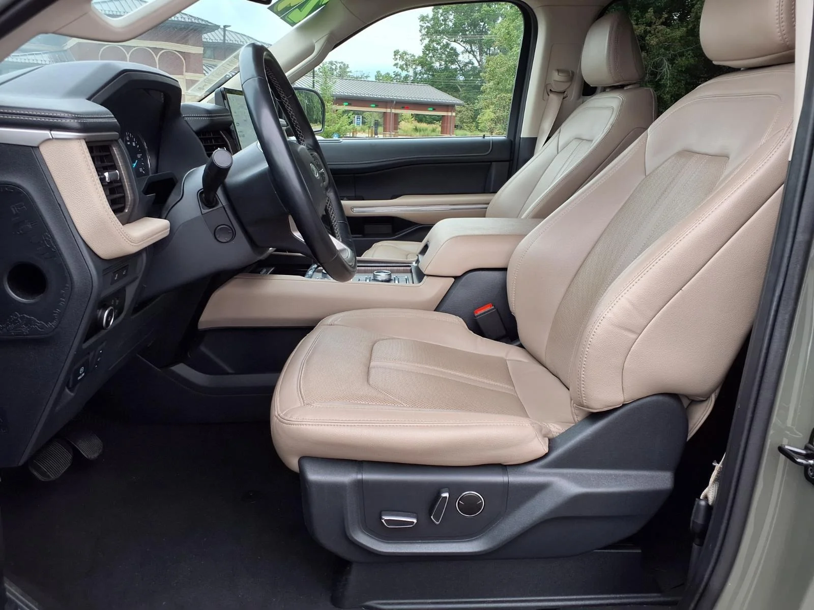 Used 2024 Wild Green Ford Limited image 21