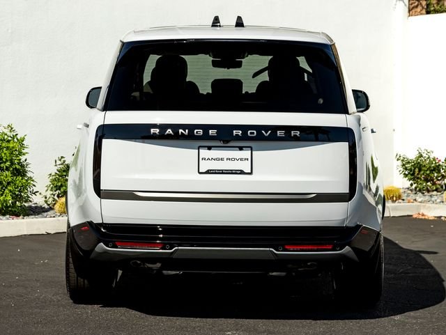 New 2026 Fuji White Land Rover SE image 8