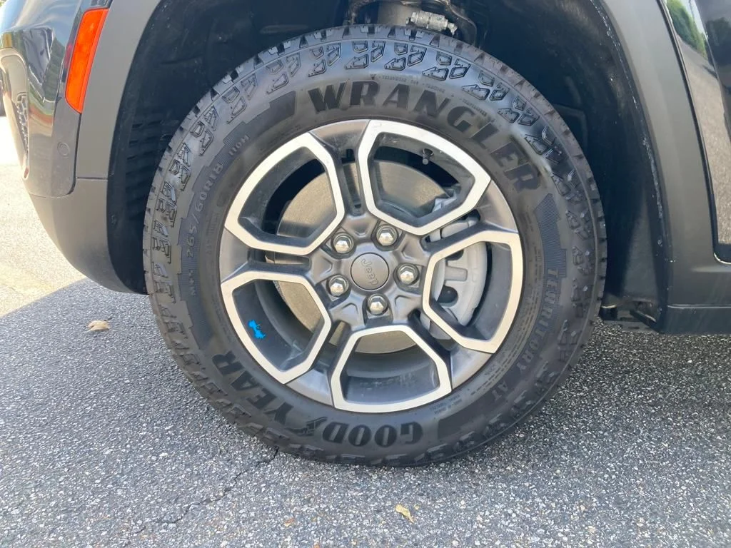 New 2024 Midnight Sky Exterior Paint Jeep Trailhawk 4xe image 29