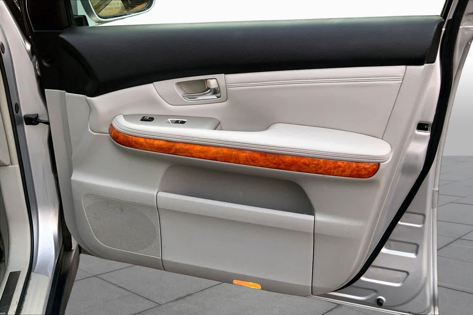 Used 2009 Classic Silver Metallic Lexus  image 21