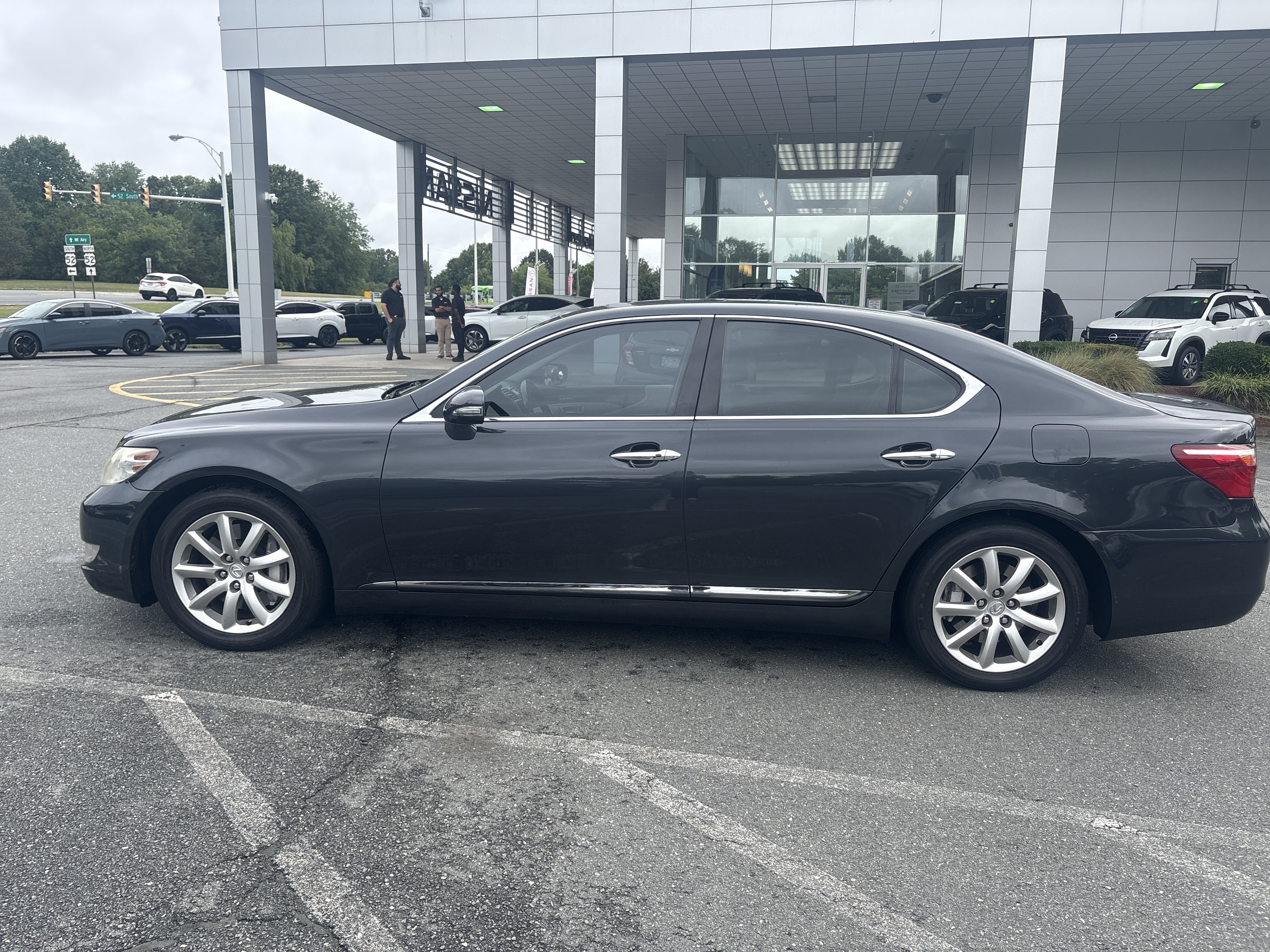Used 2011 Smoky Granite Mica Lexus 460 image 2