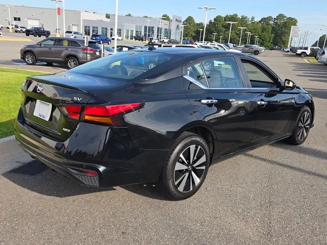 Used 2022 Black Nissan 2.5 SV image 12