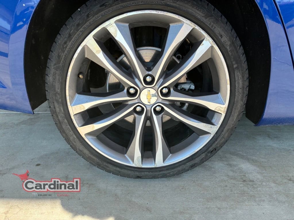 Used 2023 RIVERSIDE BLUE METALLIC Chevrolet LT image 18