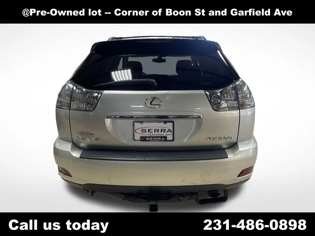 Used 2004  Lexus 330 image 5