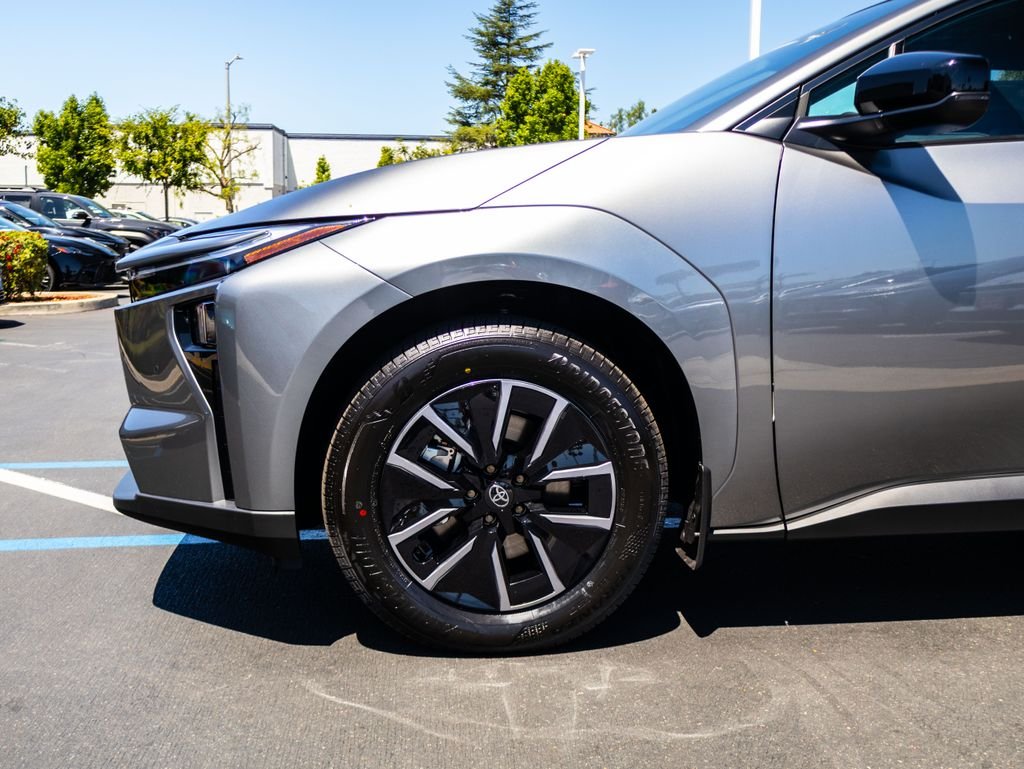 New 2026 Heavy Metal <sup>1</sup> Toyota  XLE image 5