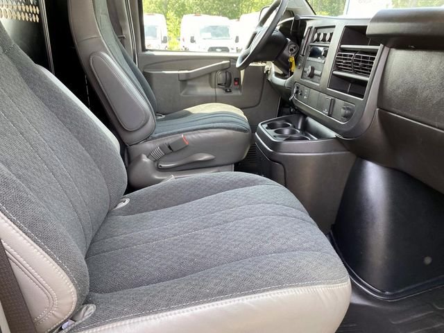 Used 2025 White GMC Work Van image 22