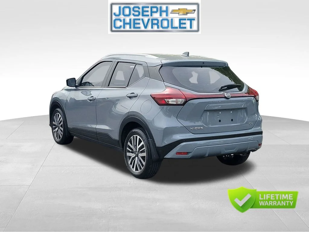 Used 2023 Gray Nissan SV image 3