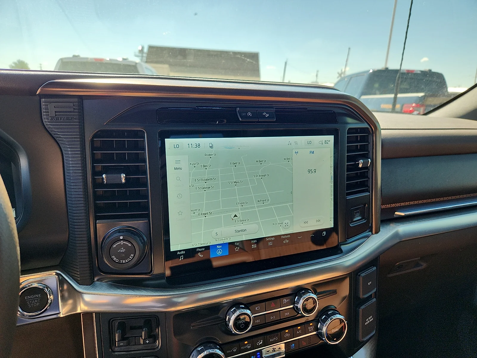 New 2026 Agate Black Metallic Ford King Ranch image 24