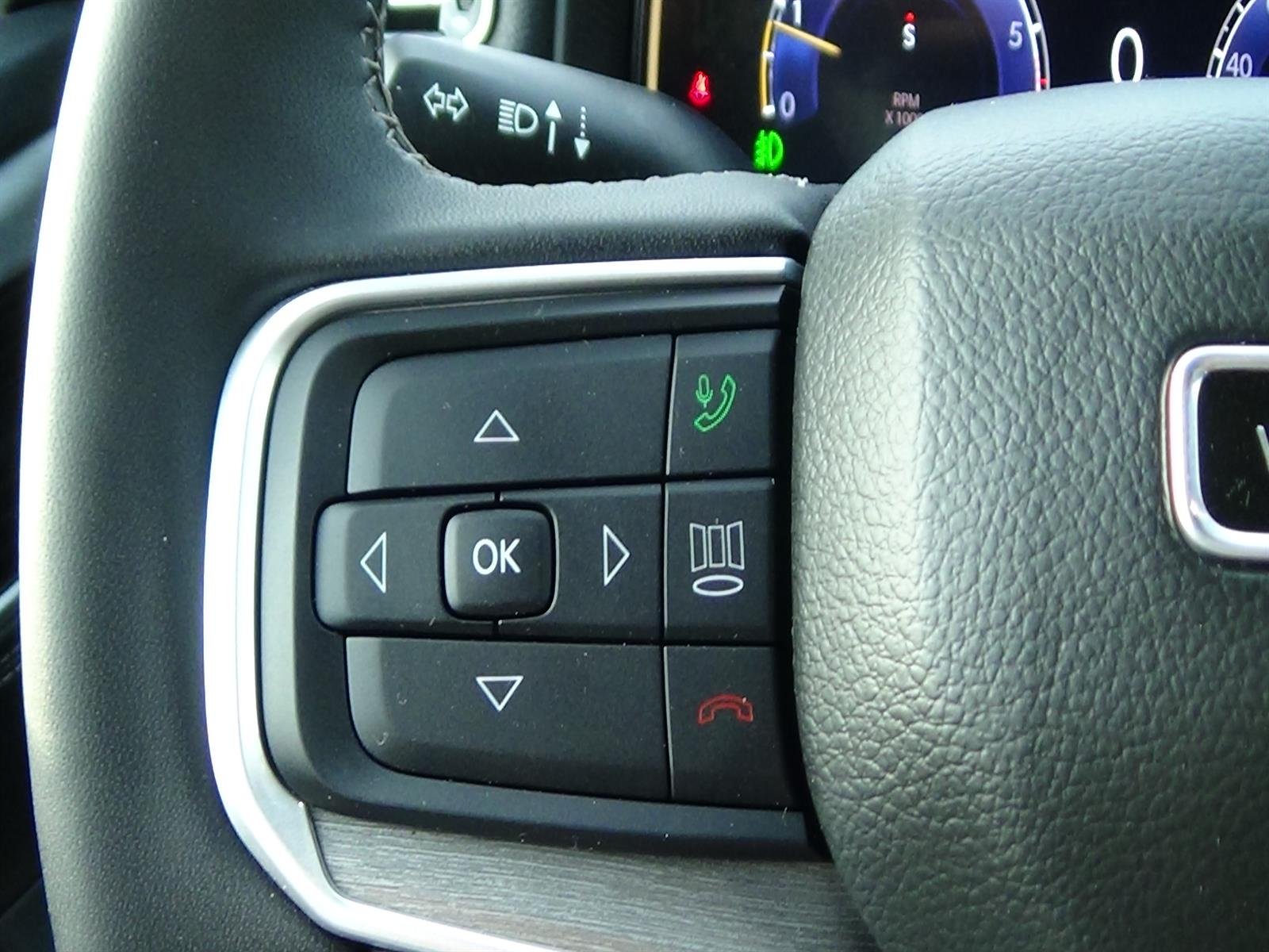 Used 2025 Bright White Clear Coat (pw7) Jeep Base image 22