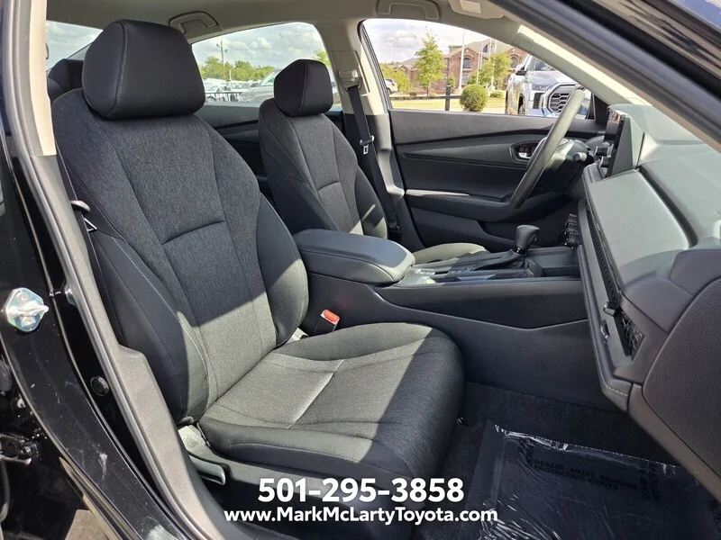 Used 2025 Crystal Black Pearl Honda LX CVT image 15