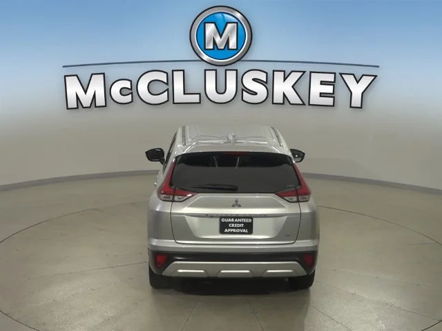 Used 2024 Silver Mitsubishi SE image 23