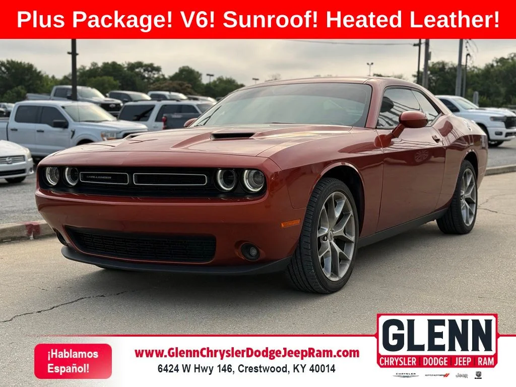 Used 2023 Orange Dodge SXT image 1