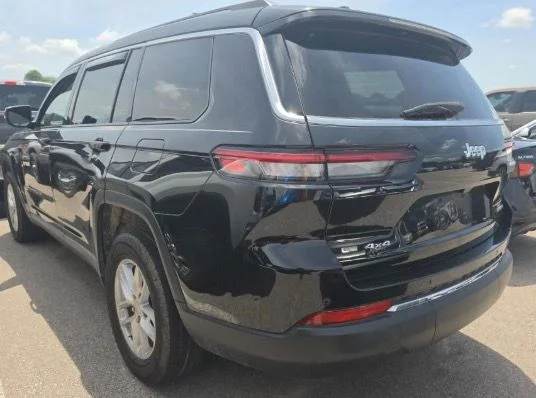Used 2022 Black Jeep Laredo image 6