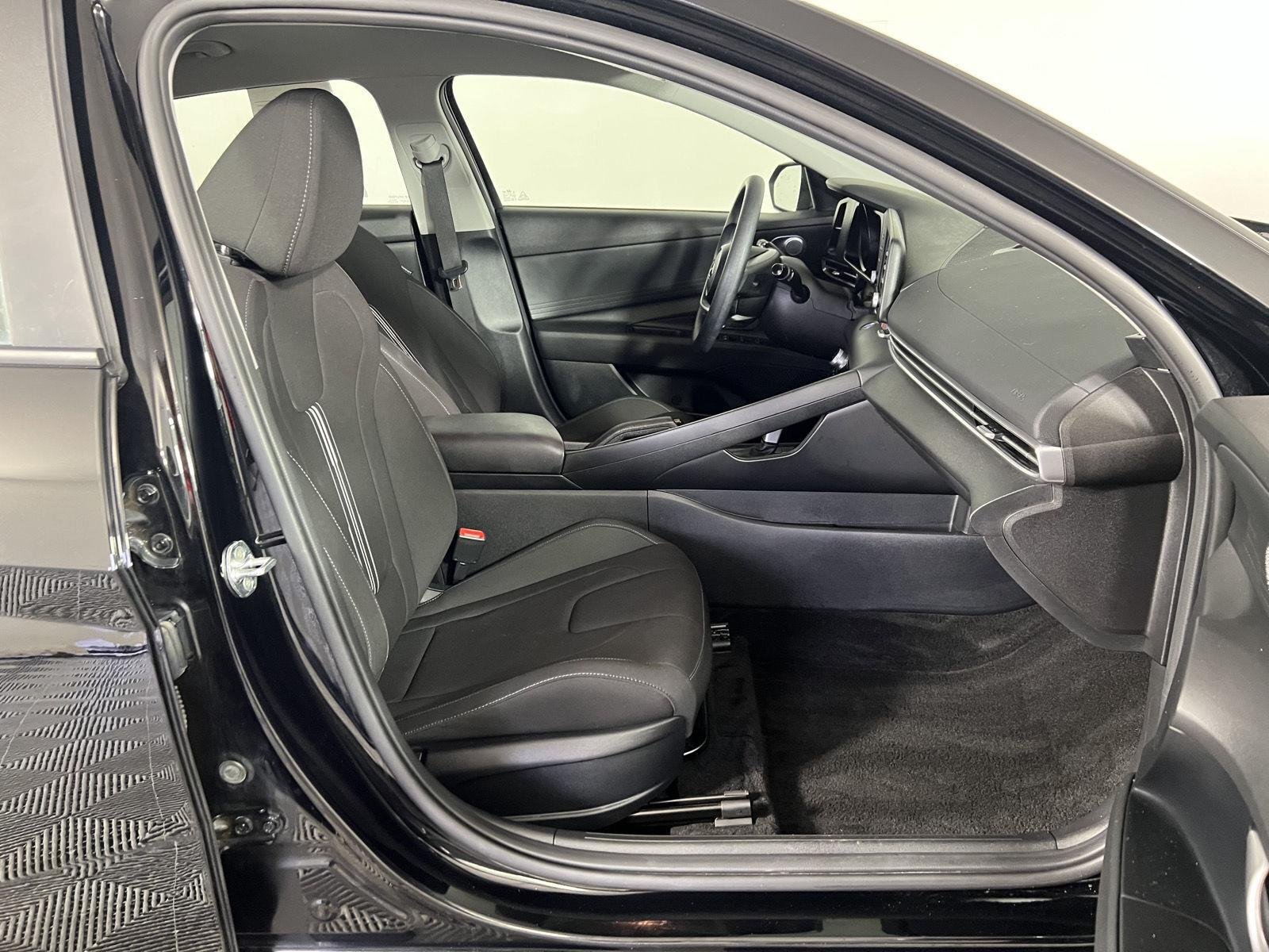 Used 2023 Phantom Black Hyundai SEL image 20
