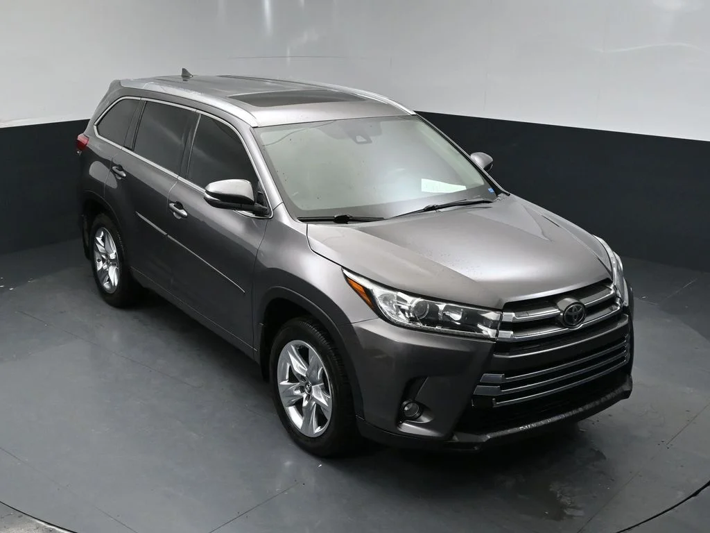 Used 2018 Gray Toyota Limited image 13