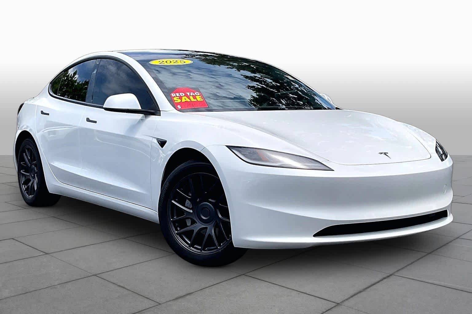 Pre-Owned 2025 Tesla Model 3 Long Range
