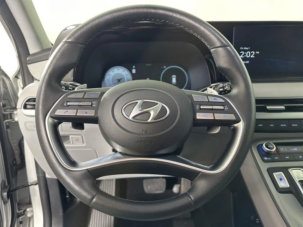 Used 2023 Silver Hyundai SEL image 13