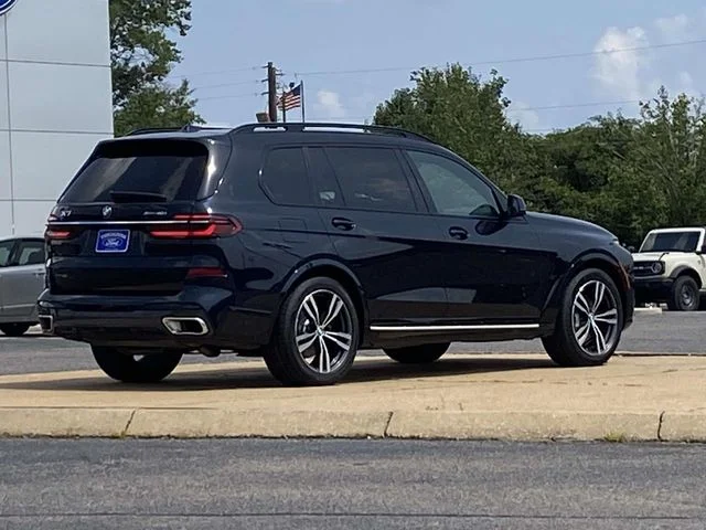 Used 2023 Black BMW xDrive40i image 3
