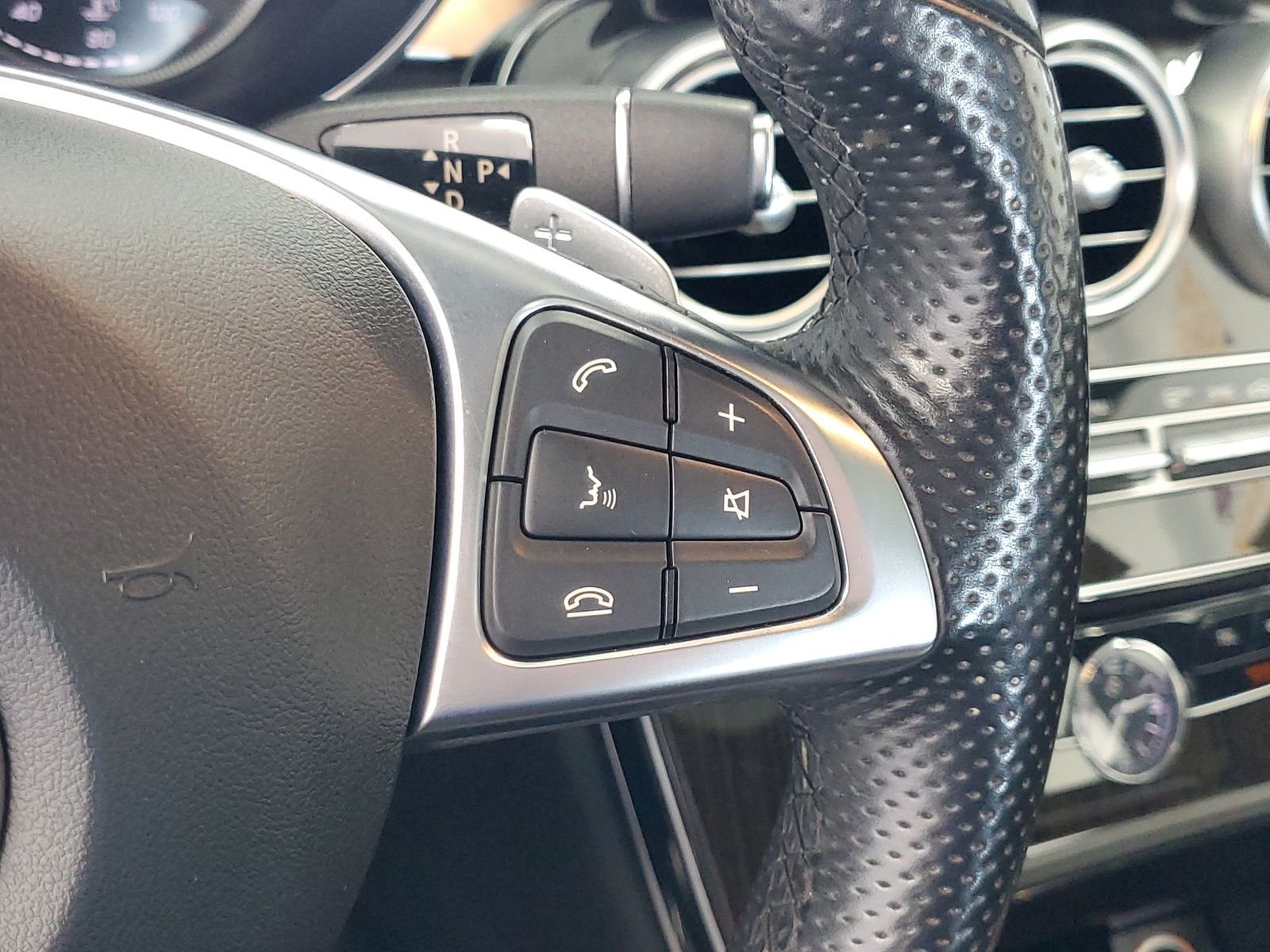 Used 2015 Silver Mercedes-Benz C 400 image 16