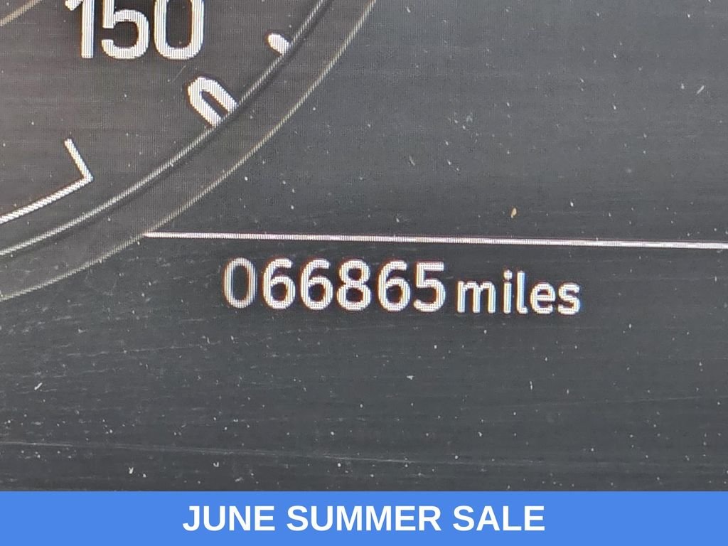 Used 2023 Green Land Rover SE image 44