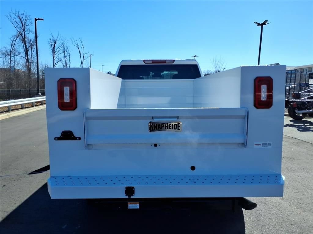 New 2026 Summit White Chevrolet WT image 28