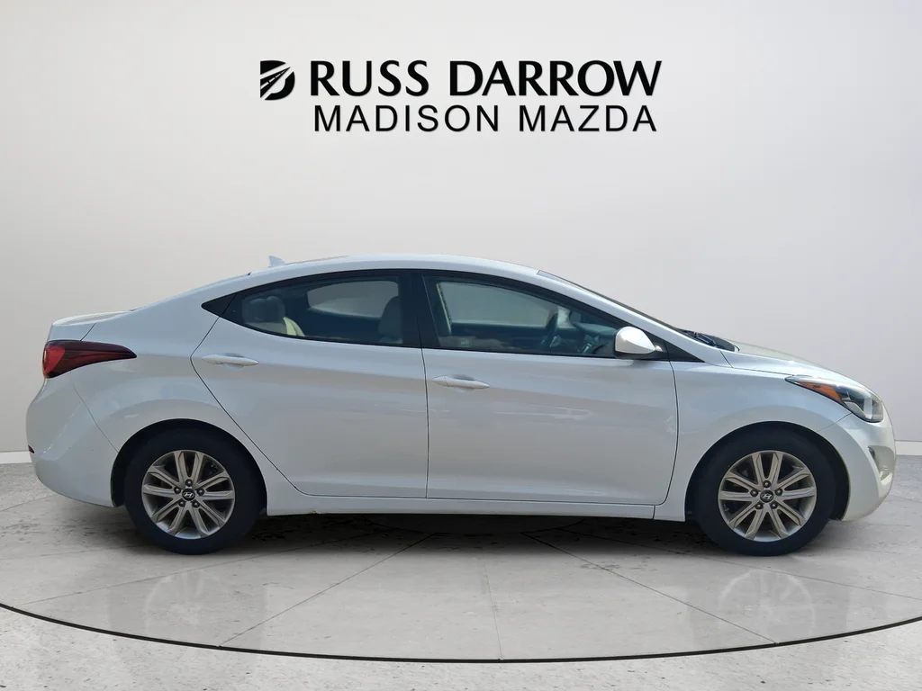 Used 2015 White Hyundai SE image 6