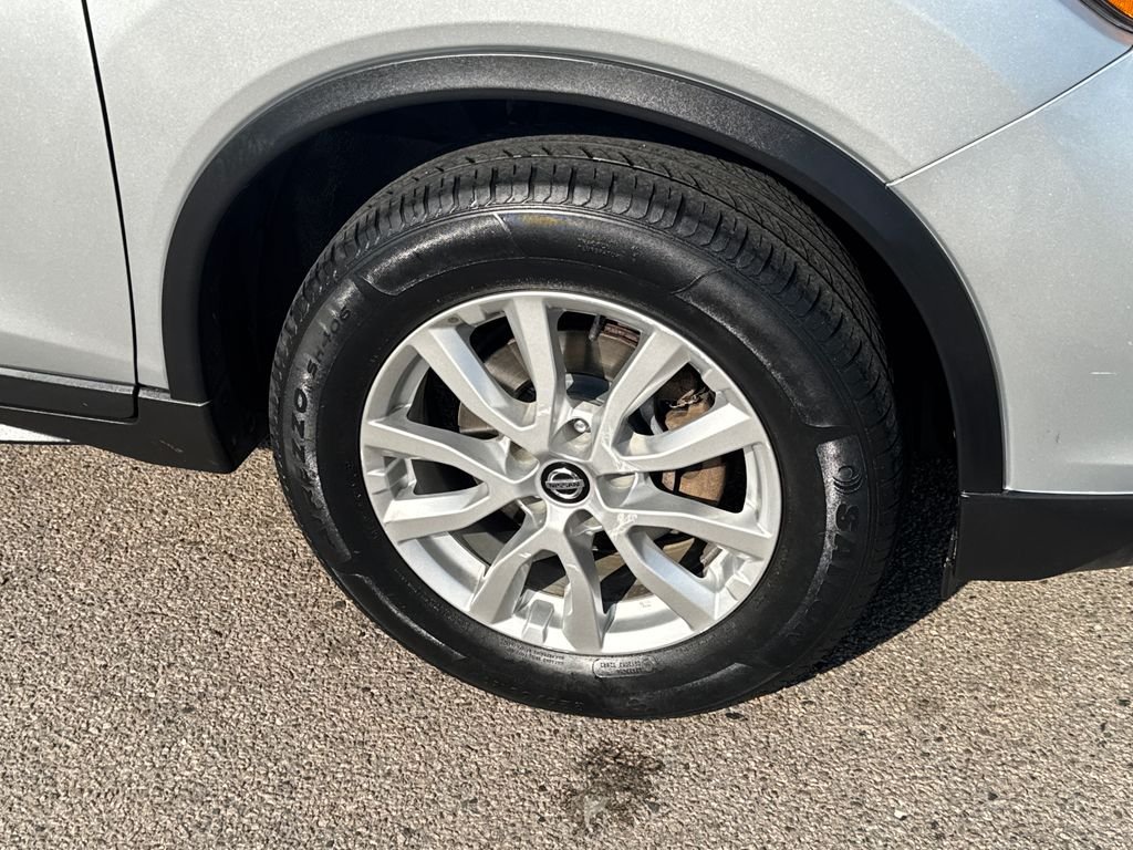 Used 2018 Silver Nissan SV image 42