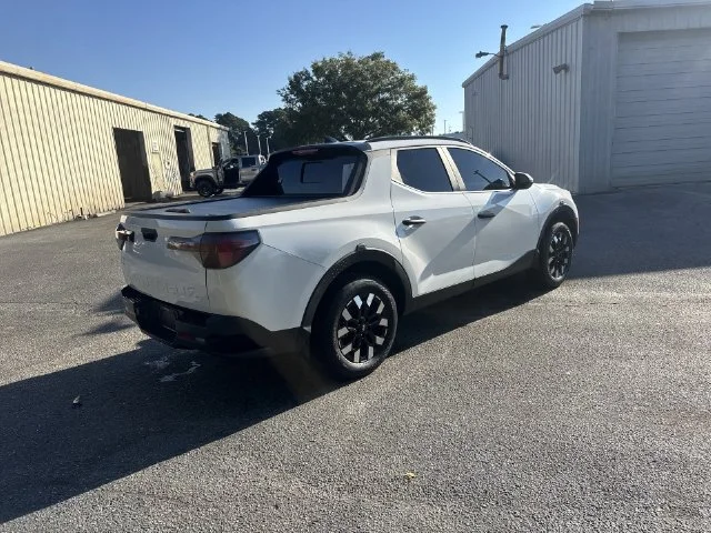 Used 2025 White Hyundai SEL image 5