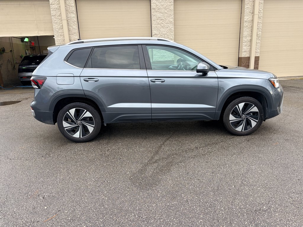 Used 2025 Platinum Gray Metallic Volkswagen SE image 6