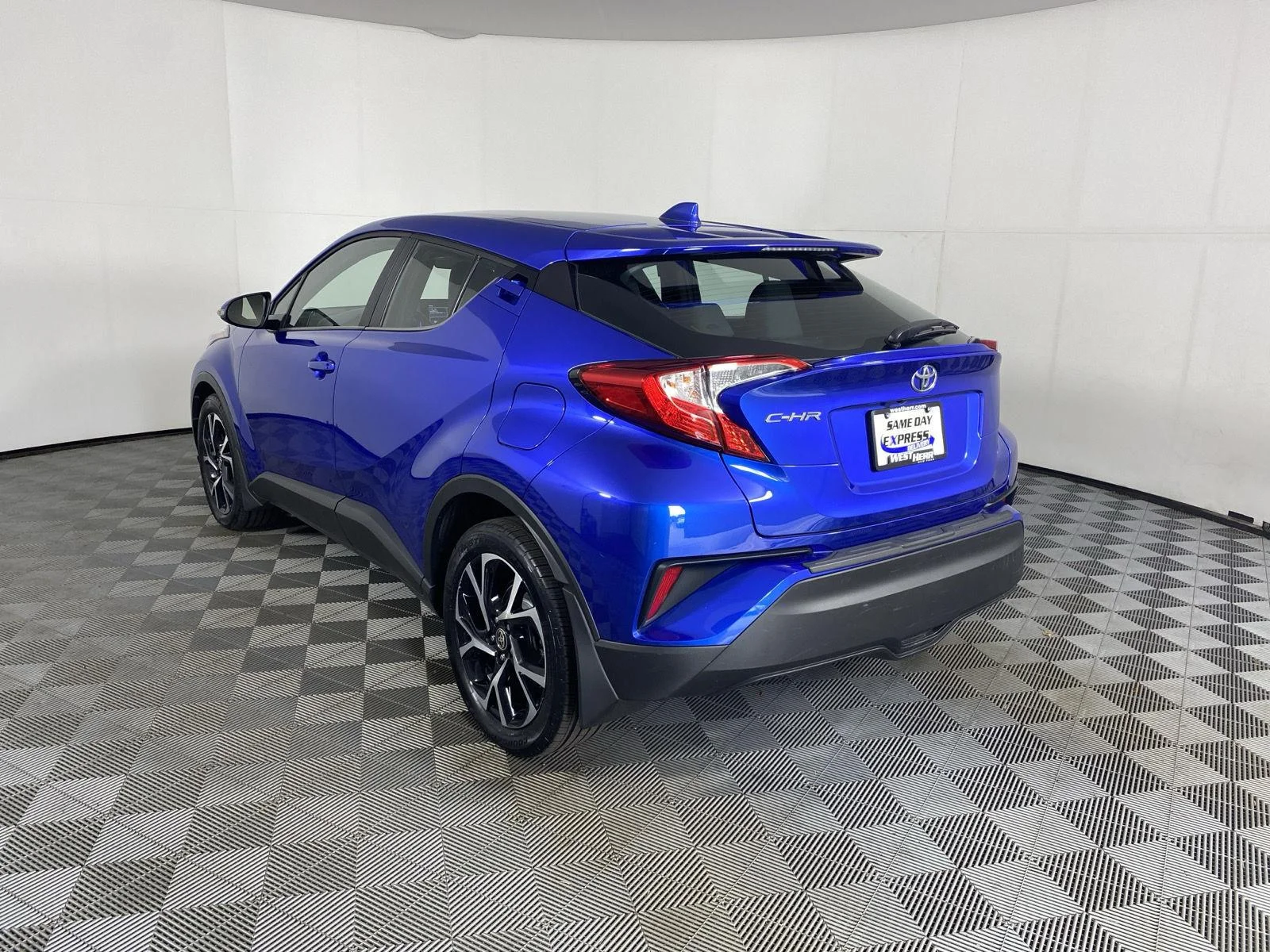Used 2021 Blue Eclipse Metallic Toyota XLE image 5
