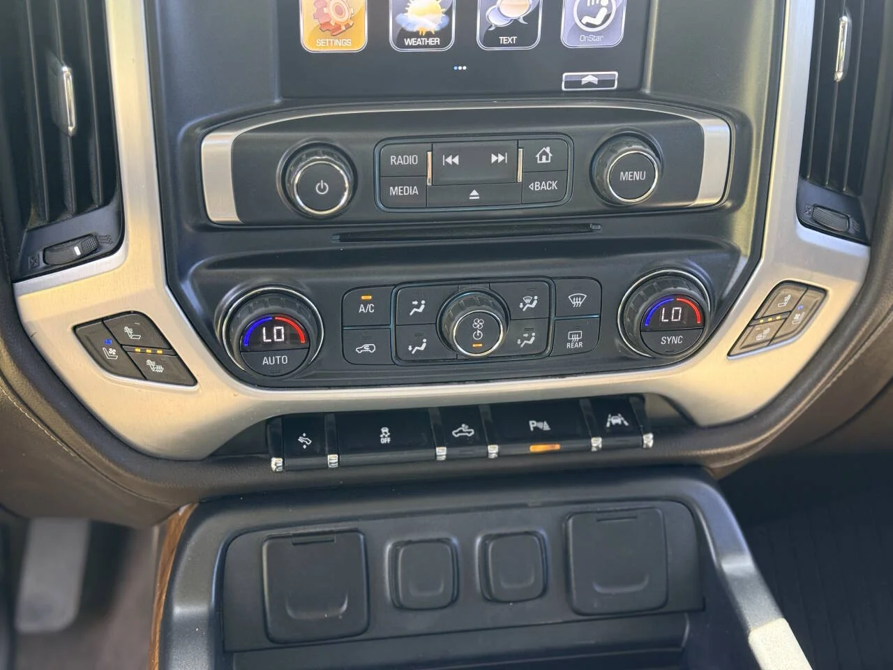 Used 2018 Black GMC SLT 4x2 4dr Crew Cab 5.8 ft. SB image 22