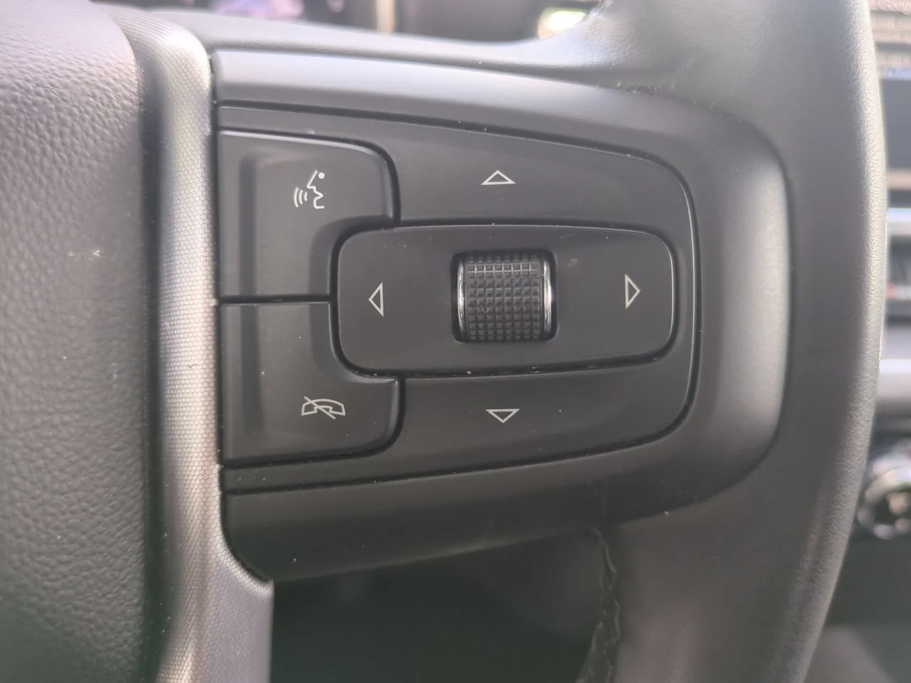 Used 2025 Onyx Black GMC SLT image 23
