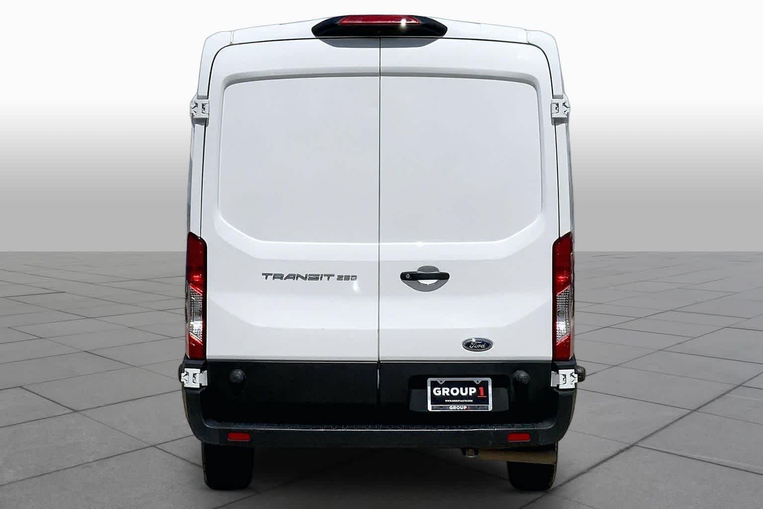 Used 2024 Oxford White Ford  image 5