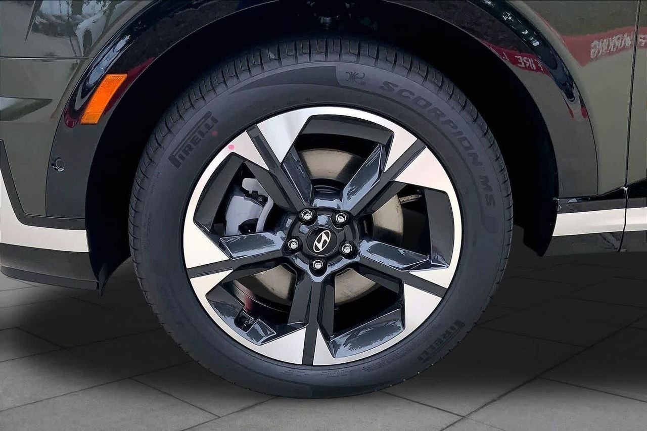 New 2026 Titan Charcoal Pearl Hyundai Limited image 11