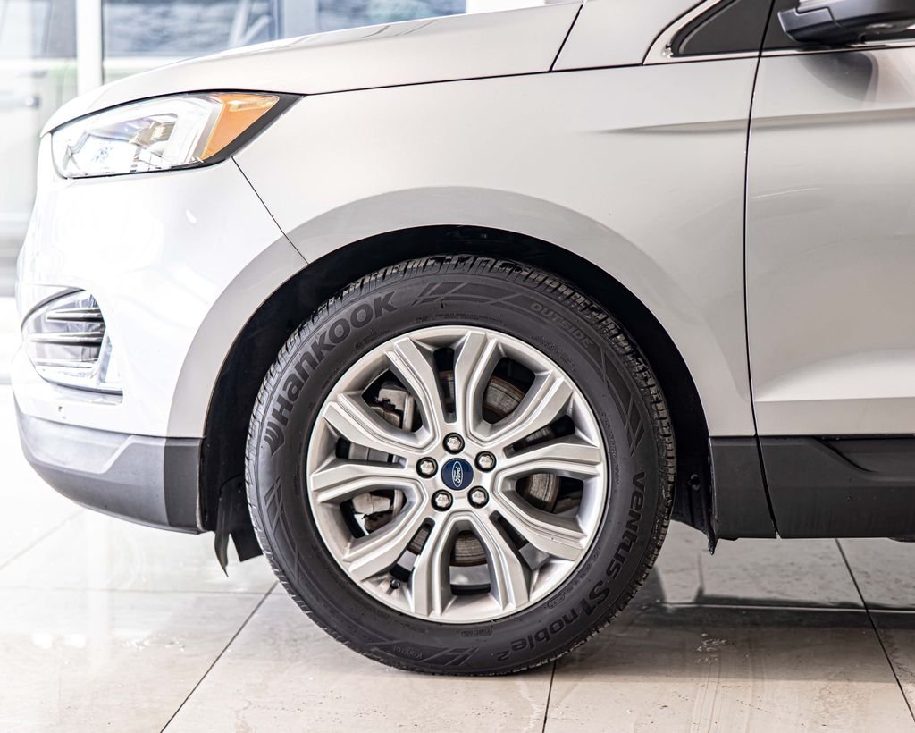 Used 2022 Silver Ford Titanium image 9