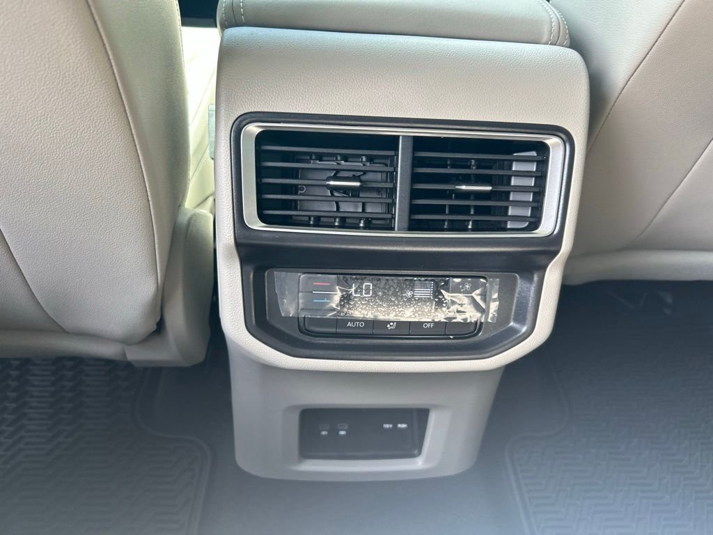 New 2026 White/off-white Volkswagen 2.0T SE w/Technology image 48