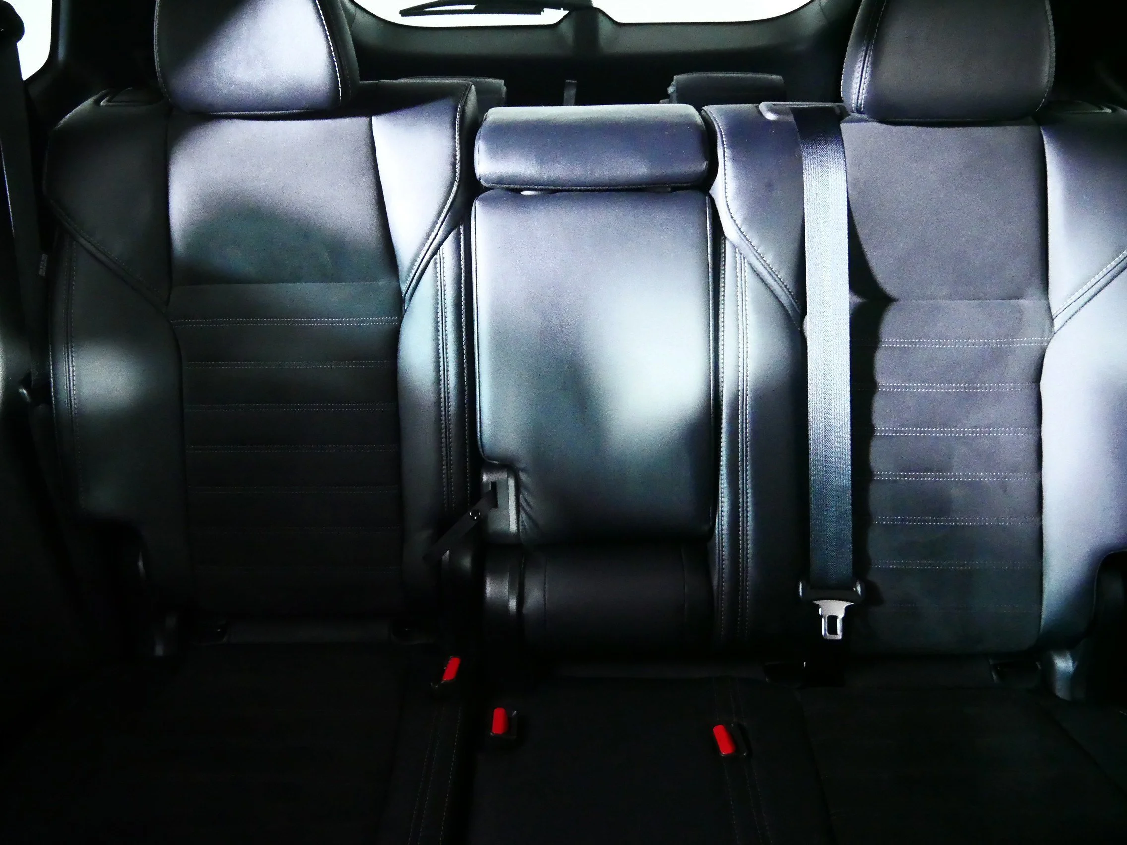 Used 2023 Red Diamond Mitsubishi SE image 13