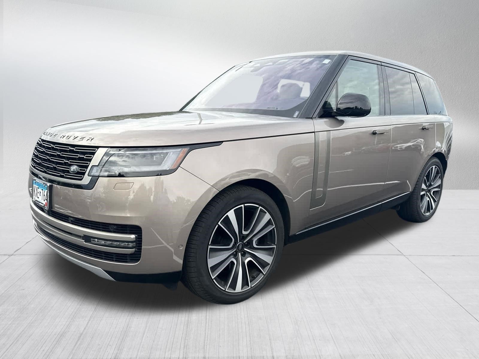 Used 2023 Lantau Bronze Metallic Land Rover SE image 6