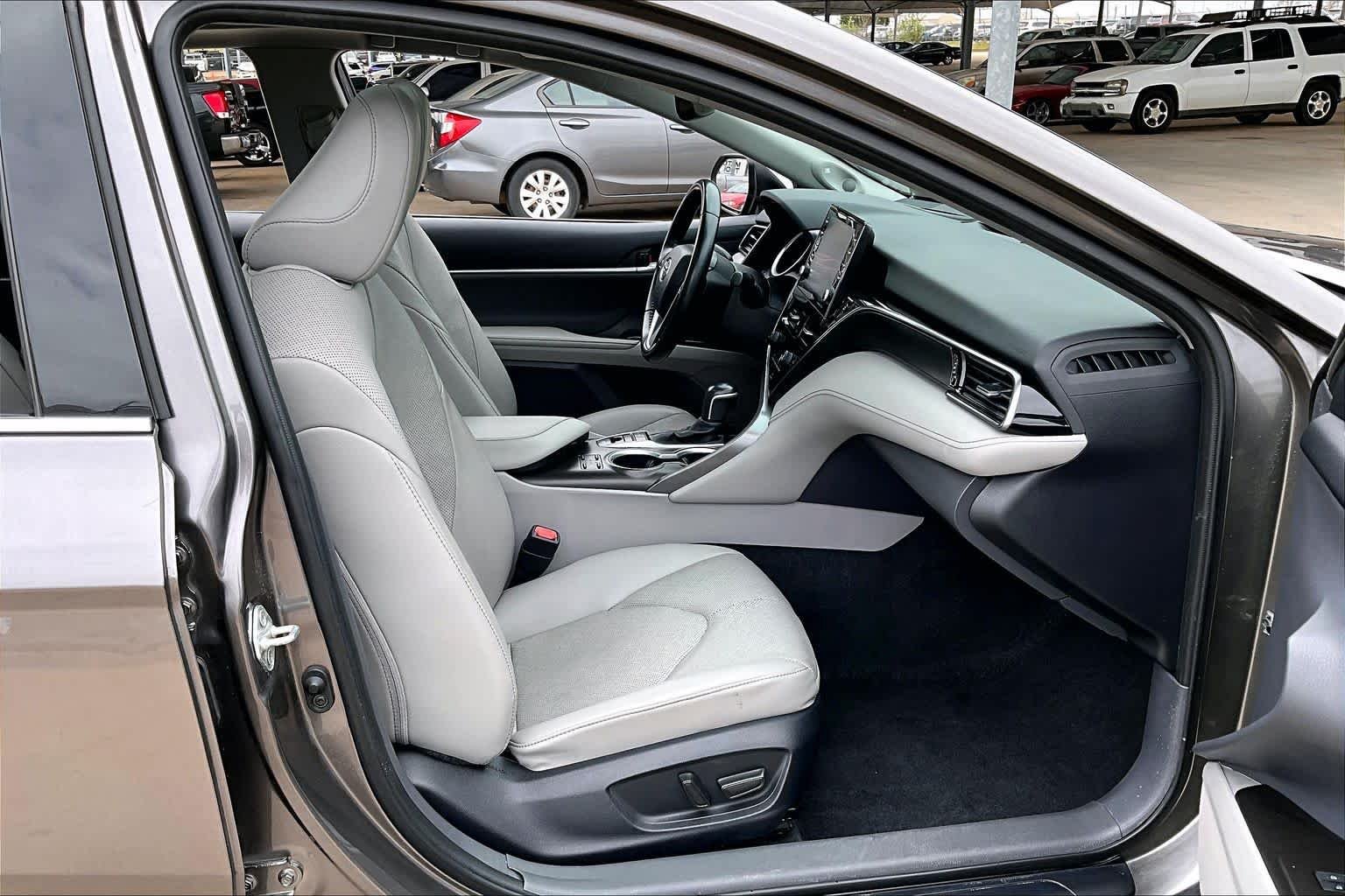 2023 Toyota Camry XLE - Photo 9