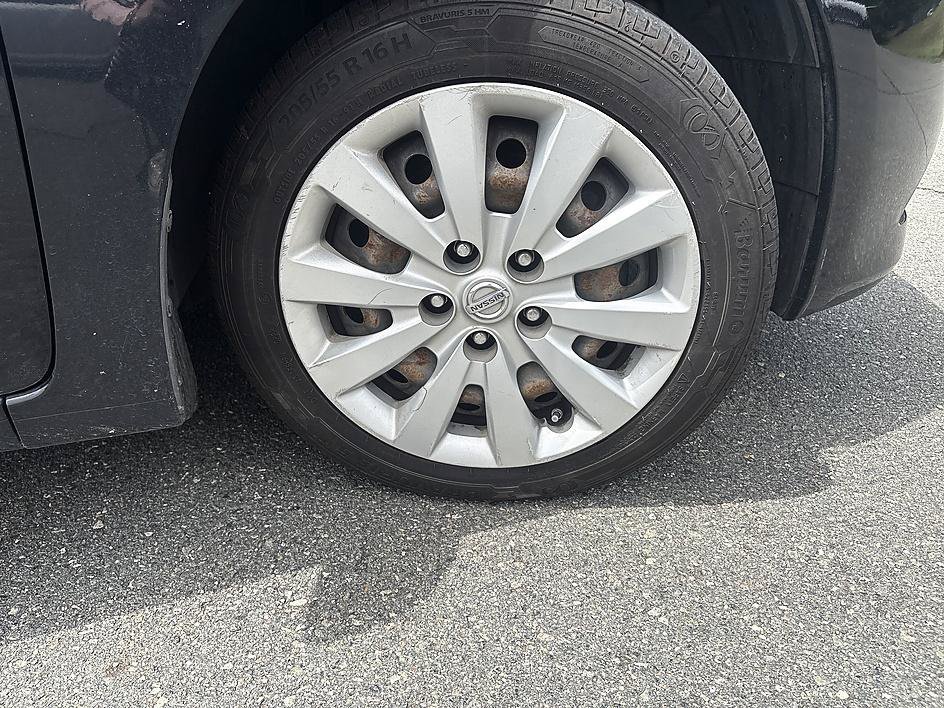 Used 2015 Super Black Nissan SV image 12