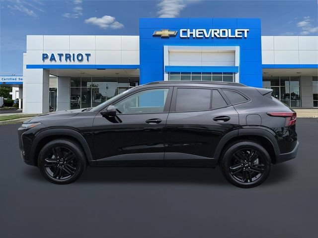 Used 2024 Mosaic Black Metallic Chevrolet ACTIV image 7
