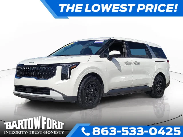 Certified Used 2025 White Kia LXS image 1