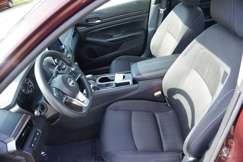Used 2024 Red Nissan 2.5 SV image 15