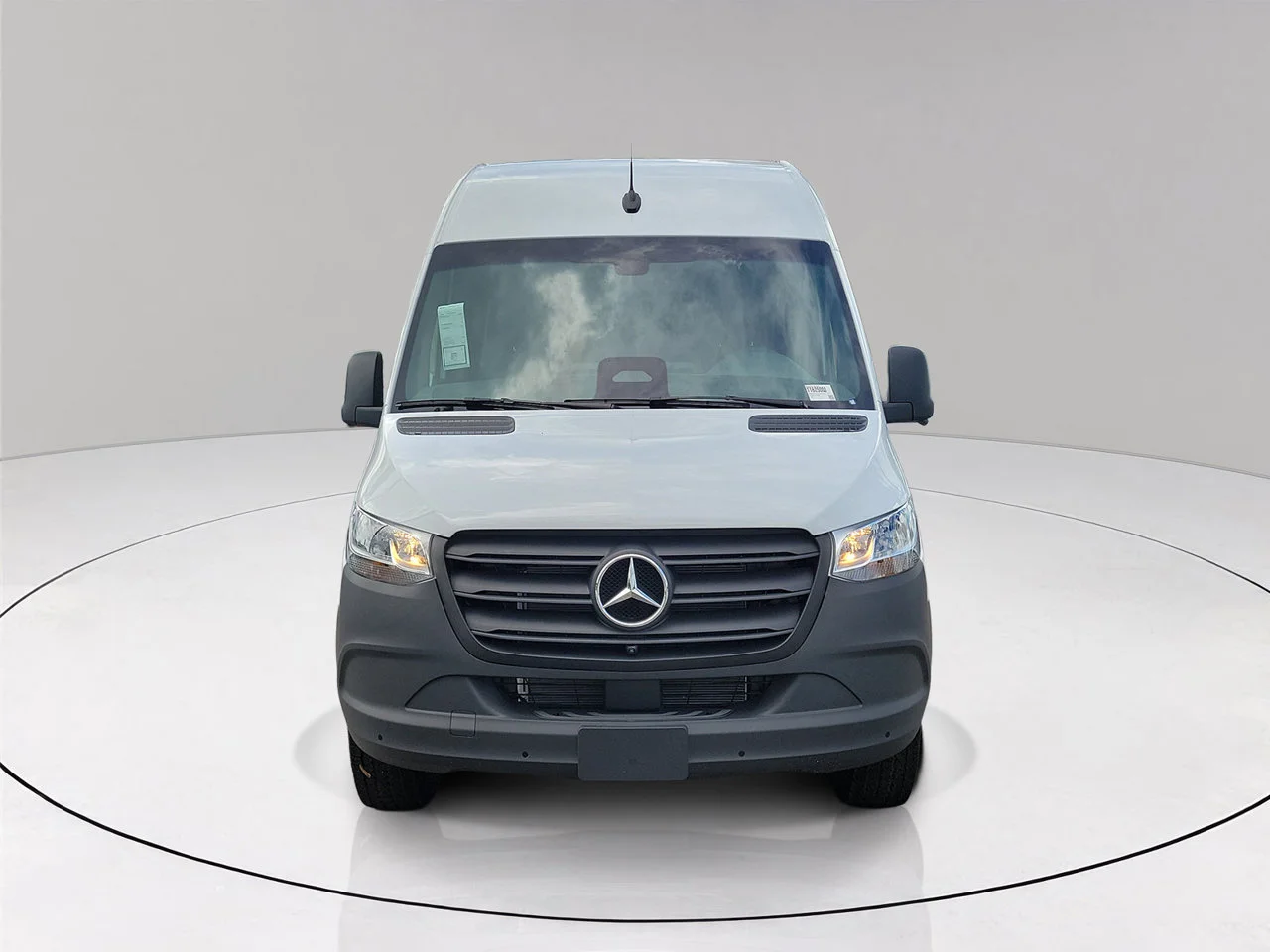 New 2026 Arctic+White Mercedes-Benz Cargo 170 WB image 2