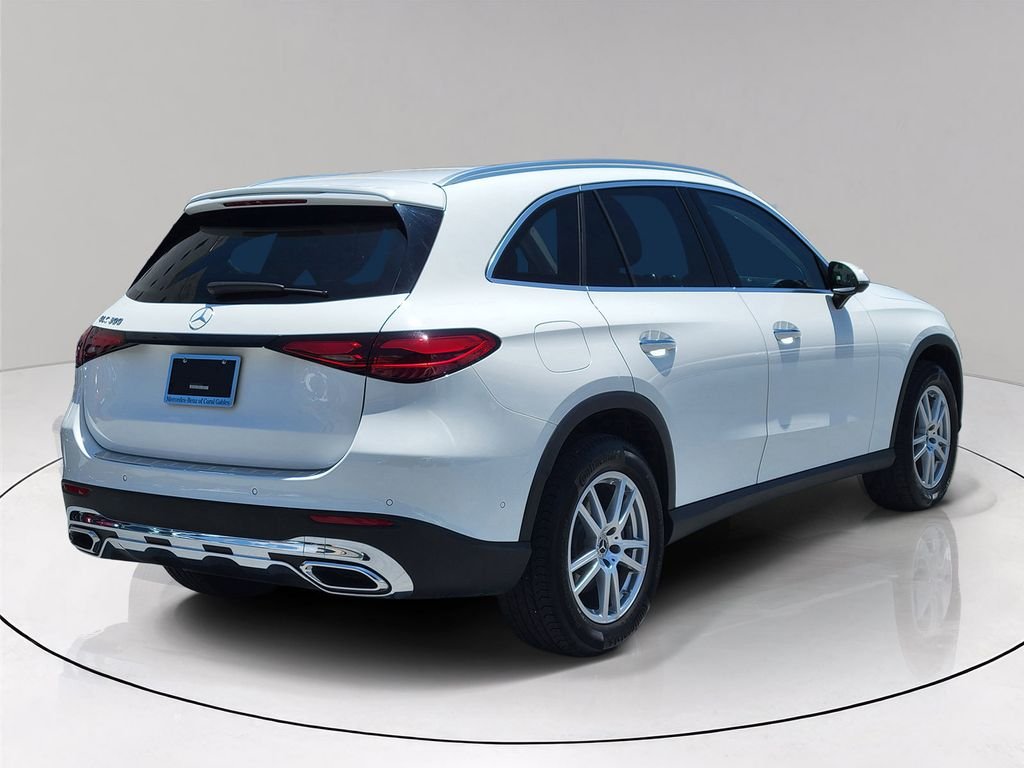 Certified Used 2023 White Mercedes-Benz GLC 300 image 6