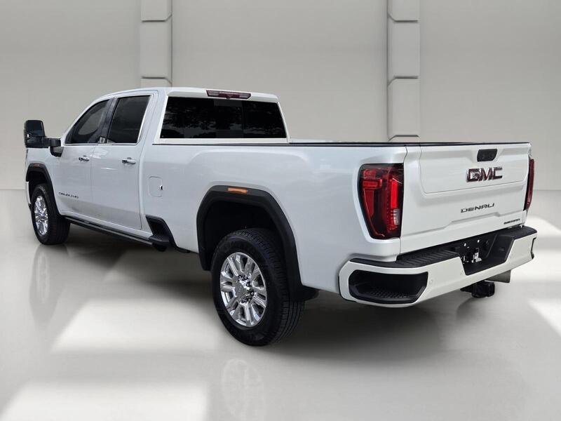Used 2022 White Frost GMC 4WD CREW CAB 172" DENALI image 3